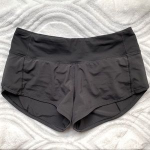 Black Lululemon speed up shorts 2.5”!!!